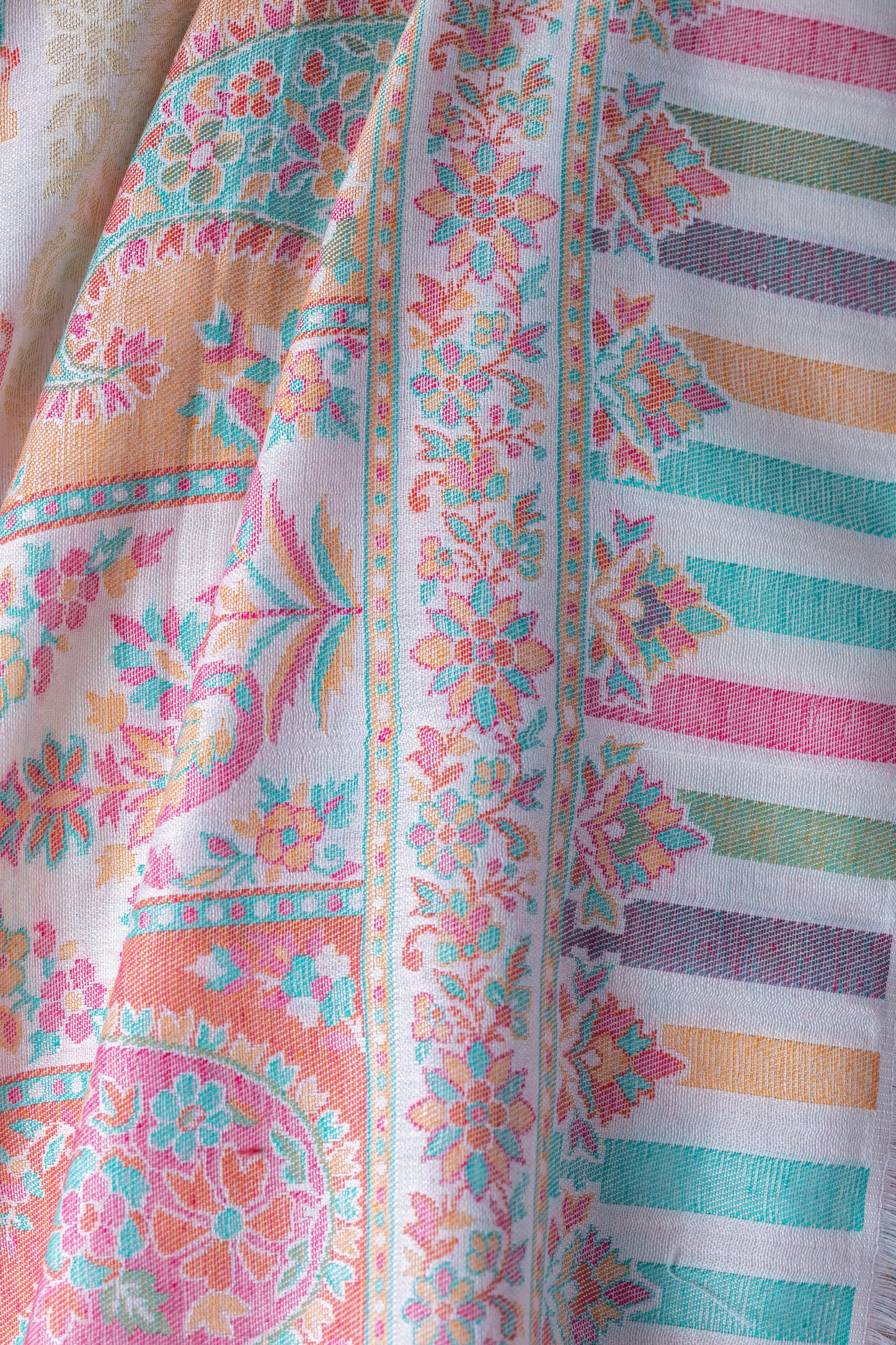 Zuhoor Pearl White Kani Zari Kashmiri Shawl