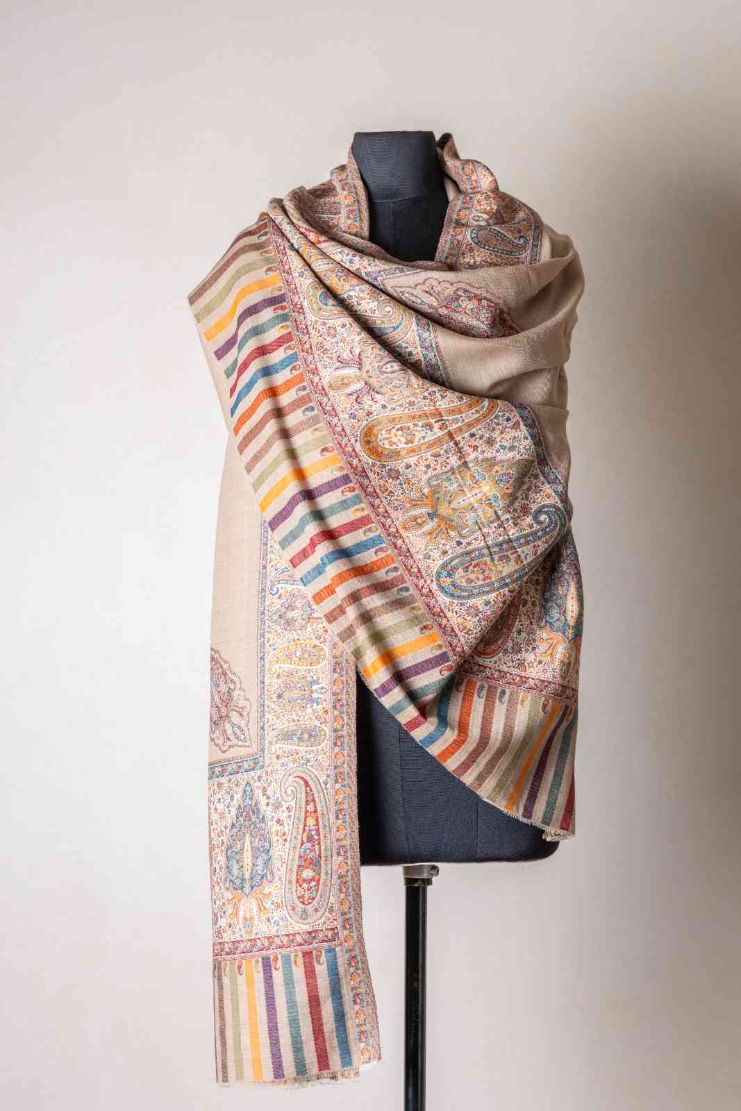 Zuhoor Elegant Beige Kani Jamawar Kashmiri Shawl